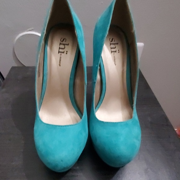 Shoes - Picture 3 of 3